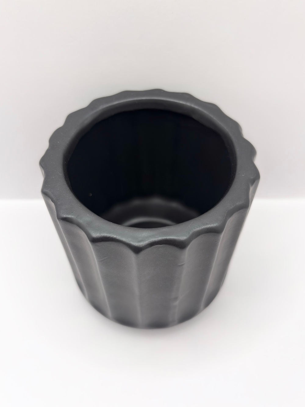 Small Ceramic Planter - Picture 2 of 4